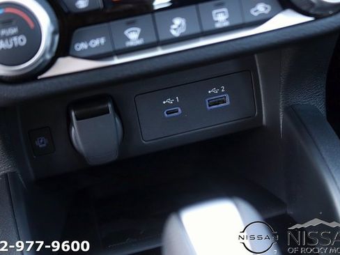 New 2025 Nissan Versa SR w/ Trunk Package image 20