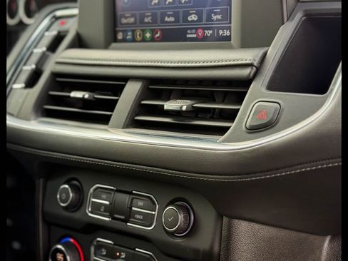 Used 2021 Chevrolet Suburban 2WD image 12