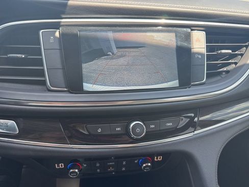 Used 2019 Buick Enclave Essence FWD image 28