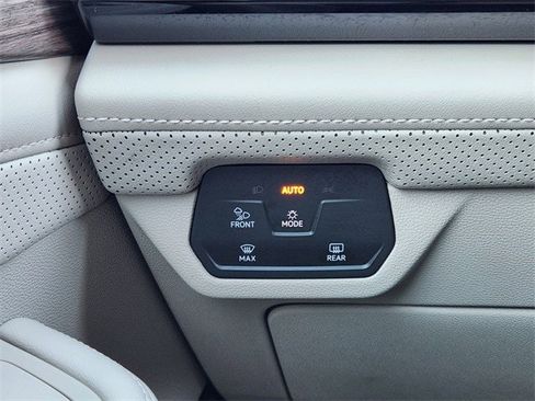 Used 2024 Volkswagen Atlas SEL Premium R-Line image 15