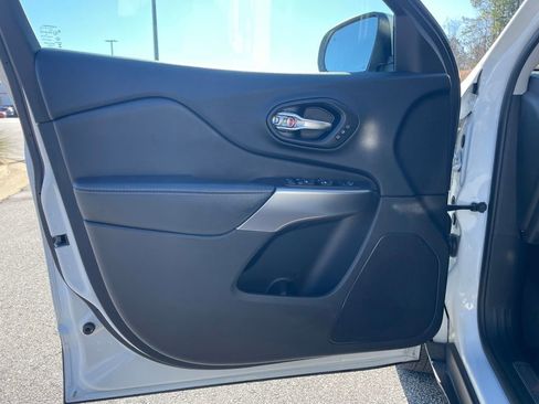 Used 2021 Jeep Cherokee Limited w/ Elite Package image 10