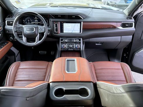 Certified 2024 GMC Yukon Denali Ultimate image 12