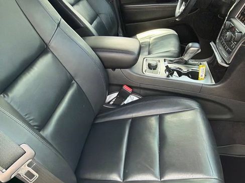 Used 2018 Jeep Grand Cherokee Limited AWD/4WD image 10