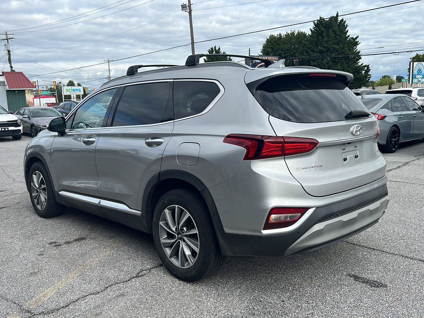 Used 2020 Hyundai Santa Fe SEL w/ Convenience + Premium Package AWD/4WD image 3