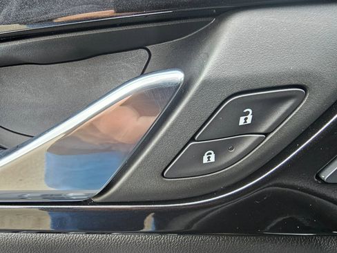 Used 2022 Chevrolet Blazer RS w/ Enhanced Convenience Package image 32