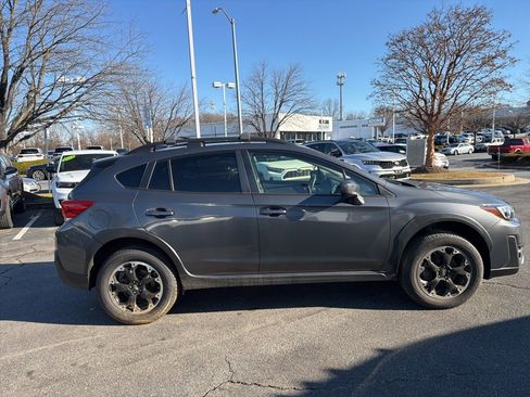 Used 2022 Subaru Crosstrek 2.0i Premium image 8