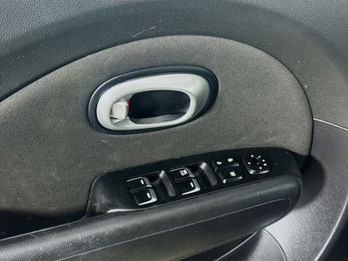 Used 2019 Kia Soul Base image 23