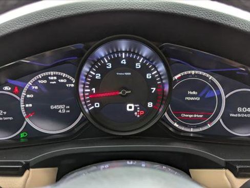 Used 2019 Porsche Cayenne w/ Premium Package image 26