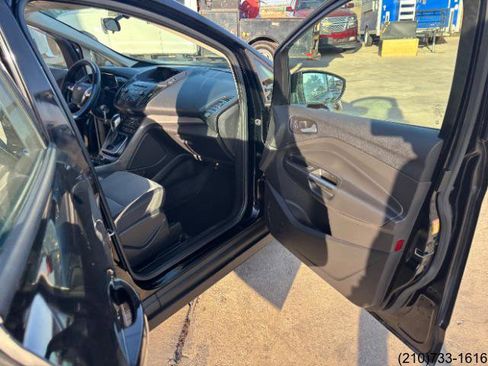 Used 2017 Ford C-MAX SE w/ Cold Weather Package image 30