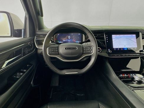 Used 2022 Jeep Wagoneer Series III image 18