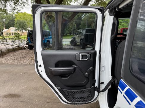 Used 2018 Jeep Wrangler Unlimited Sport AWD/4WD image 36