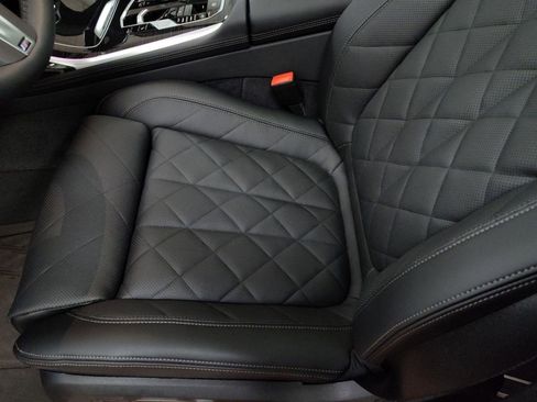 New 2026 BMW X7 xDrive40i w/ M Sport Package image 13