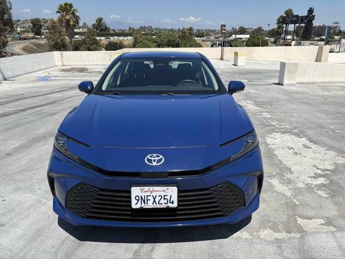Used 2025 Toyota Camry LE FWD image 6