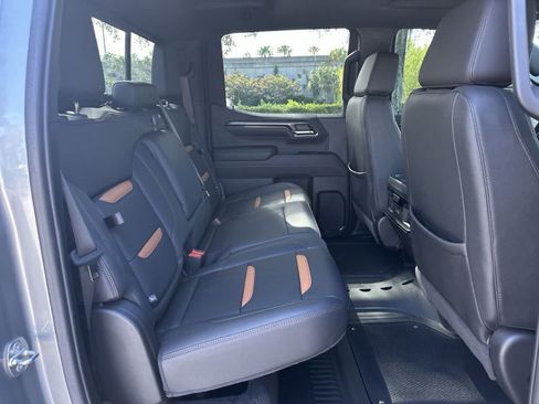 Used 2024 GMC Sierra 1500 AT4 w/ Technology Package AWD/4WD image 15