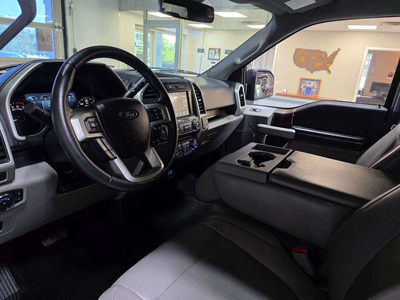 Used 2017 Ford F150 Lariat w/ Equipment Group 501A Mid AWD/4WD image 16