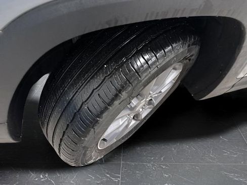 Used 2024 GMC Terrain SLT w/ Infotainment Package II image 37