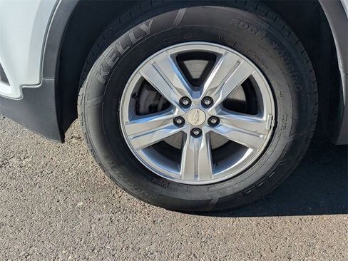 Used 2018 Chevrolet Trax LS AWD/4WD image 39