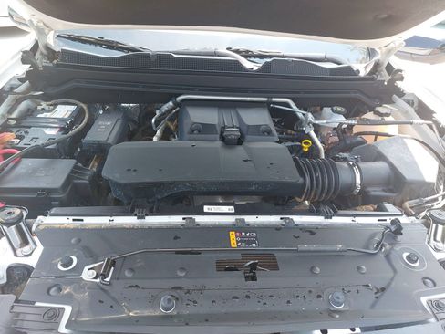 Used 2025 Chevrolet Colorado Z71 w/ Technology Package AWD/4WD image 29