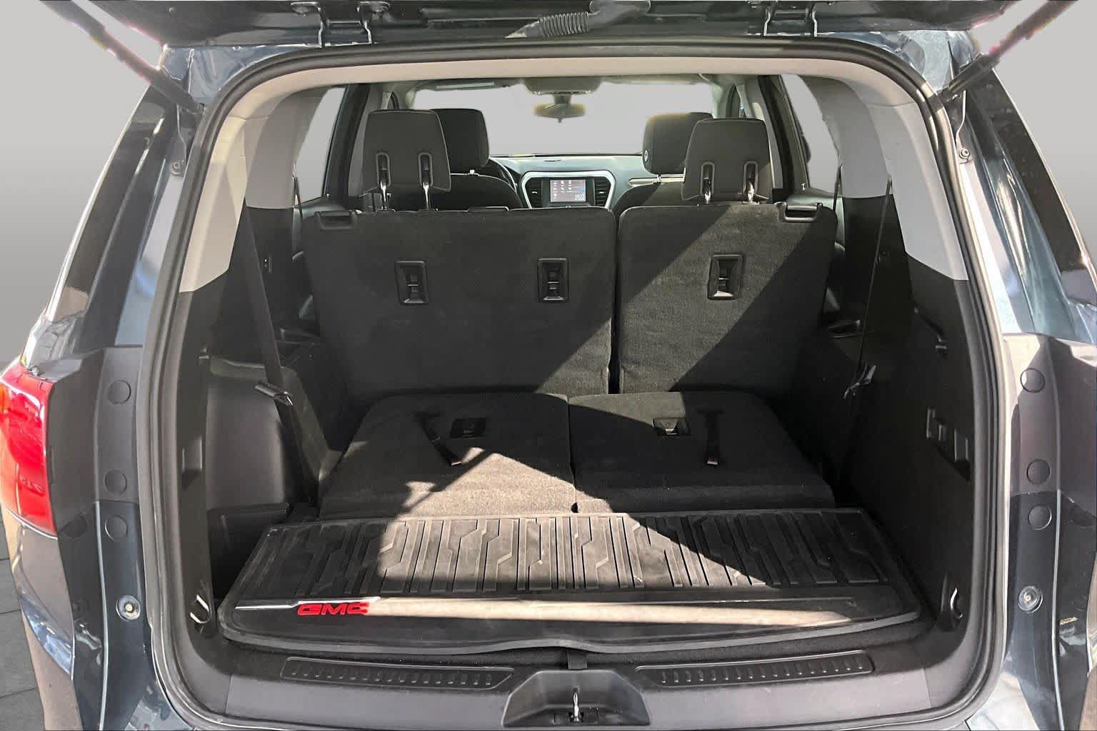 Used 2019 GMC Acadia SLE FWD image 37