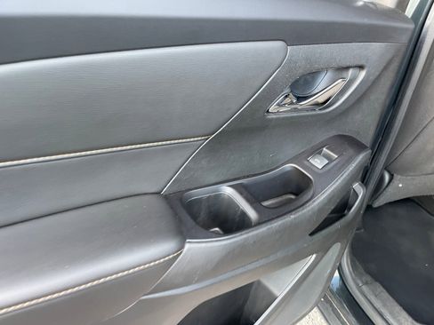 Used 2020 Chevrolet Traverse LT image 21