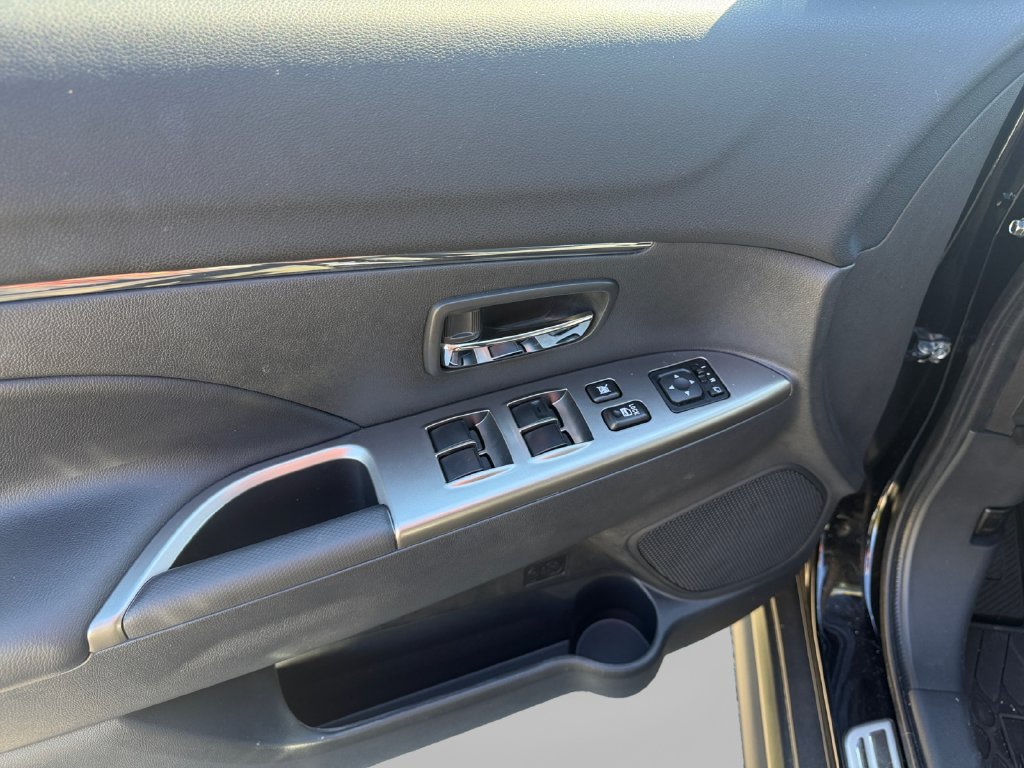 Used 2026 Mitsubishi Outlander Sport SE AWD/4WD image 14