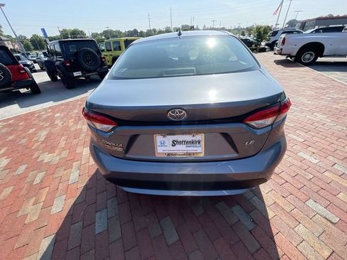 Used 2022 Toyota Corolla LE FWD image 30