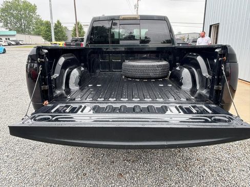 Used 2016 RAM 1500 Classic SLT AWD/4WD image 8