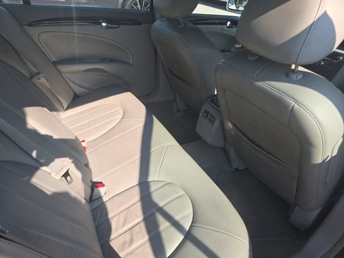 Used 2011 Buick Lucerne CXL w/ Driver Confidence Package FWD image 3