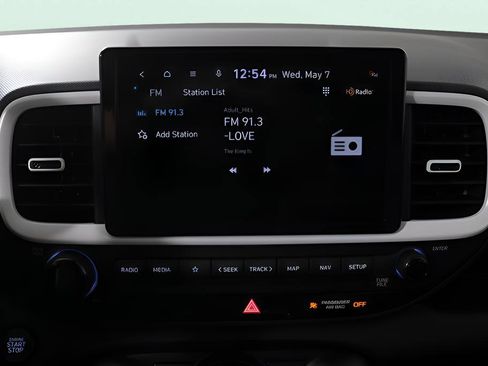 New 2025 Hyundai Venue Limited FWD image 30