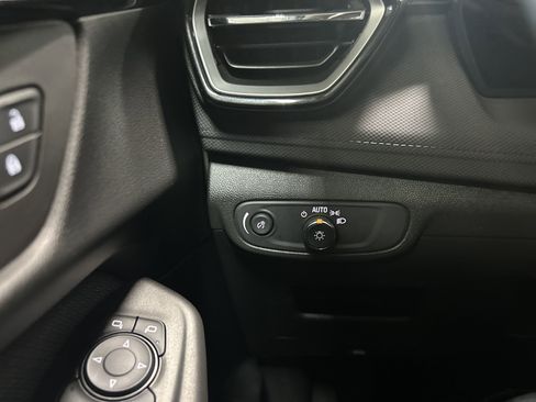 Used 2025 Chevrolet TrailBlazer LT image 16