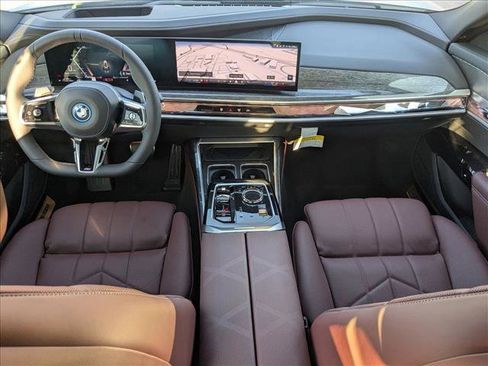 New 2026 BMW 750e xDrive image 15