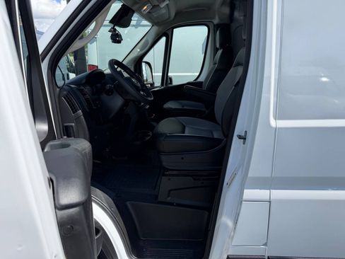Used 2025 RAM ProMaster 3500 w/ Convenience Group FWD image 14