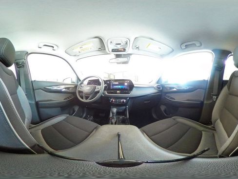 Used 2025 Chevrolet TrailBlazer LT FWD image 41
