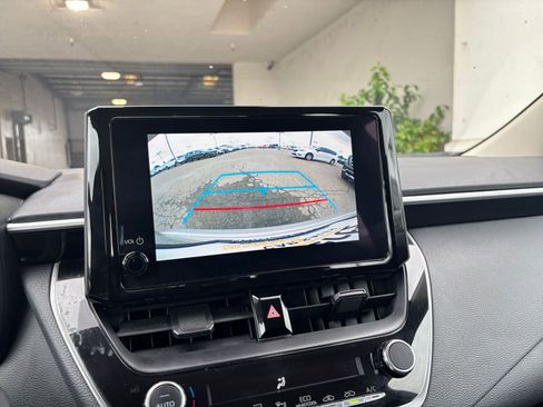 Used 2025 Toyota Corolla LE FWD image 24