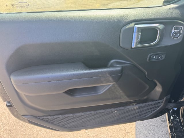 Certified 2025 Jeep Wrangler Sport AWD/4WD image 17
