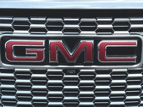 Used 2023 GMC Yukon Denali w/ Denali Reserve Package AWD/4WD image 32
