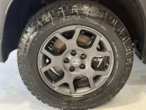 Used 2025 Honda Pilot TrailSport image 4