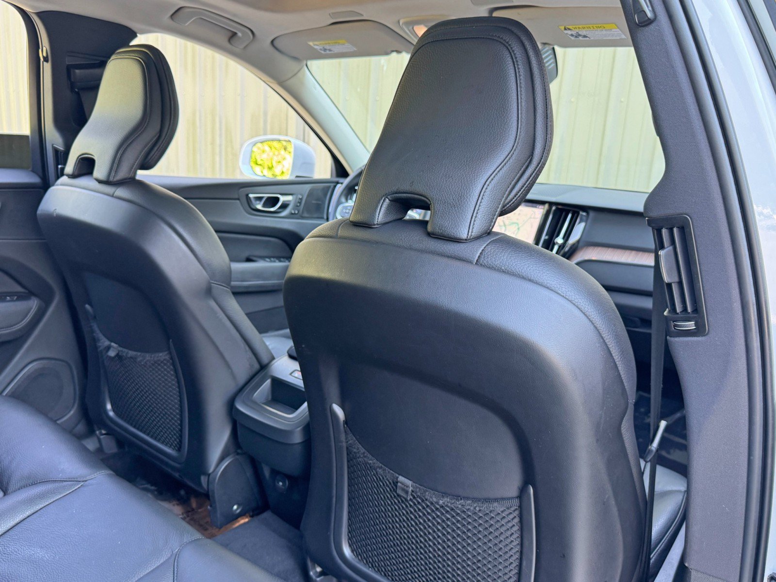 Used 2022 Volvo XC60 B5 Momentum w/ Advanced Package AWD/4WD image 39