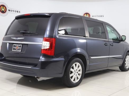 Used 2013 Chrysler Town & Country Touring FWD image 3