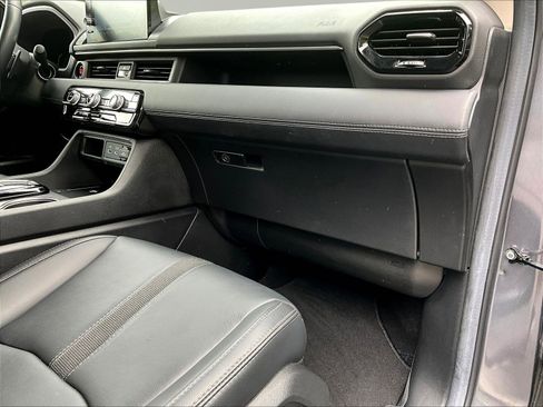 Used 2025 Honda Pilot Touring image 27