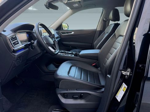Used 2025 Volkswagen Atlas SEL AWD/4WD image 5