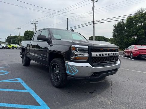 Used 2019 Chevrolet Silverado 1500 LT AWD/4WD image 4