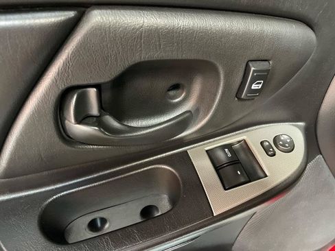 Used 2006 Chevrolet Monte Carlo SS w/ Convenience Package FWD image 24