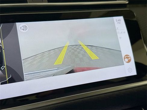 Used 2022 Land Rover Range Rover Velar R-Dynamic S image 17