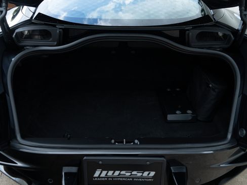 Used 2024 Aston Martin DB12 Coupe RWD image 36