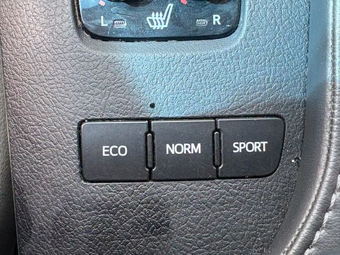 Used 2017 Toyota Avalon XLE FWD image 23