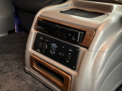 Used 2021 Chevrolet Express 2500 LS w/ Enhanced Convenience Package RWD image 19