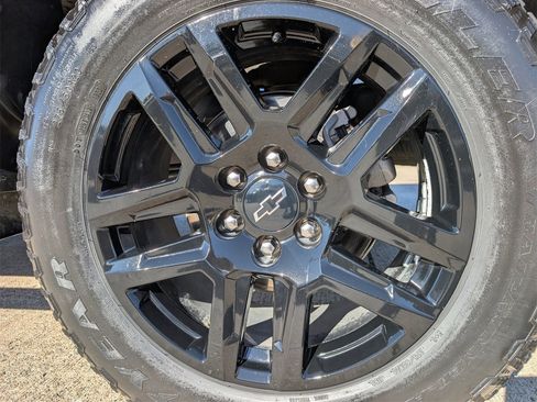 Used 2023 Chevrolet Silverado 1500 Custom image 7