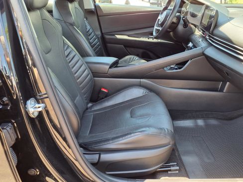 Certified 2023 Hyundai Elantra Limited FWD image 11