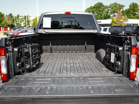 Used 2017 Ford F350 Lariat AWD/4WD image 32